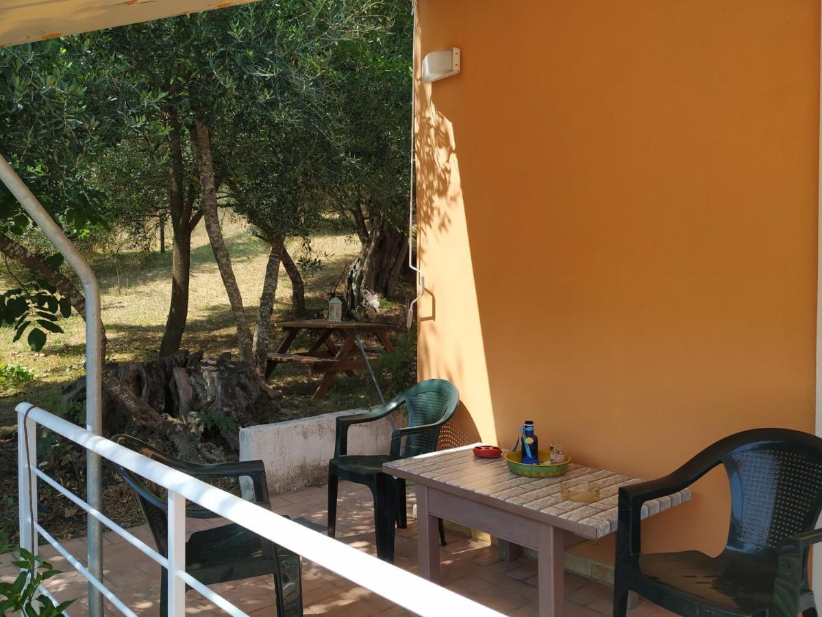 Family Holiday Apartment With Garden & Bbq Velonades  Exterior photo