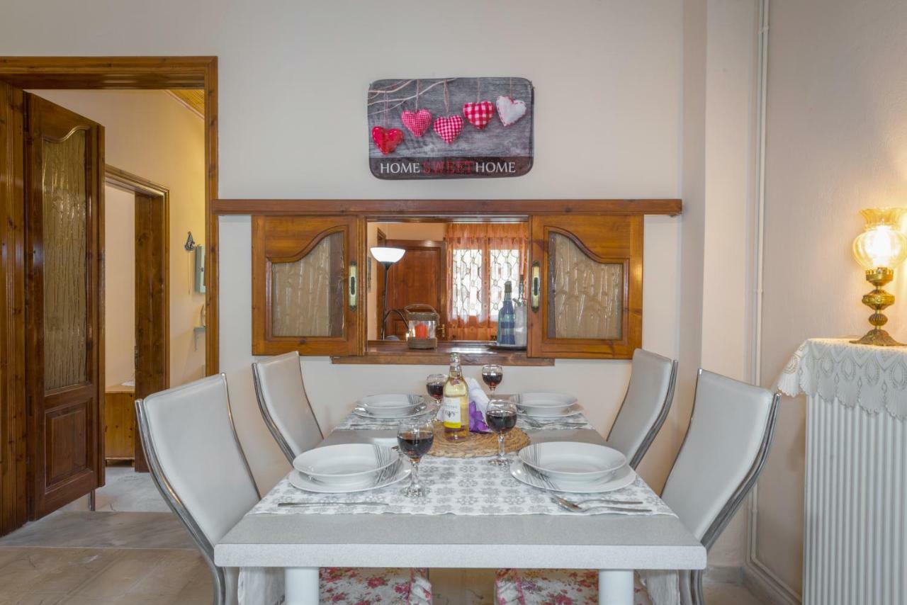 Family Holiday Apartment With Garden & Bbq Velonades  Exterior photo